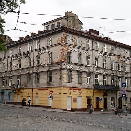 подобово в центрі на вулиці краківській 34 площа ринок сам центер міста львова